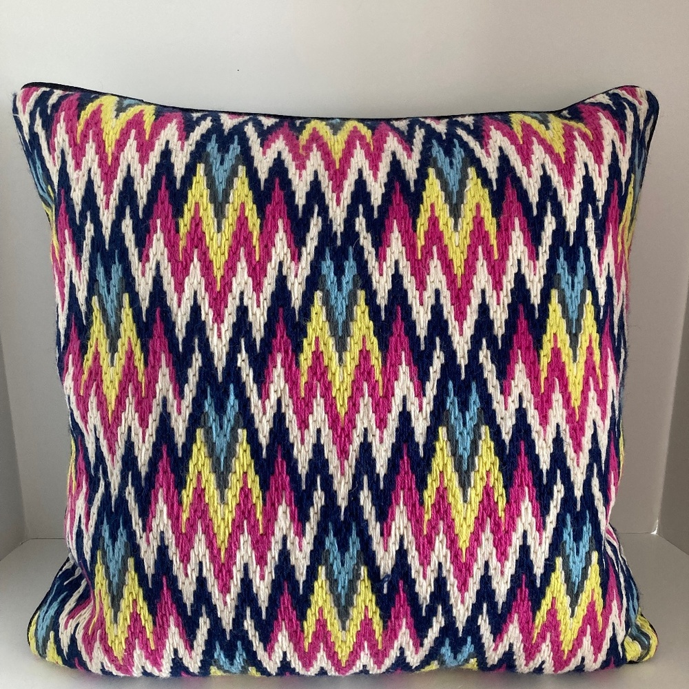 Jonathan Adler Bargello 20x20 Needlepoint Zigzag Throw Pillow Multicolor EUC